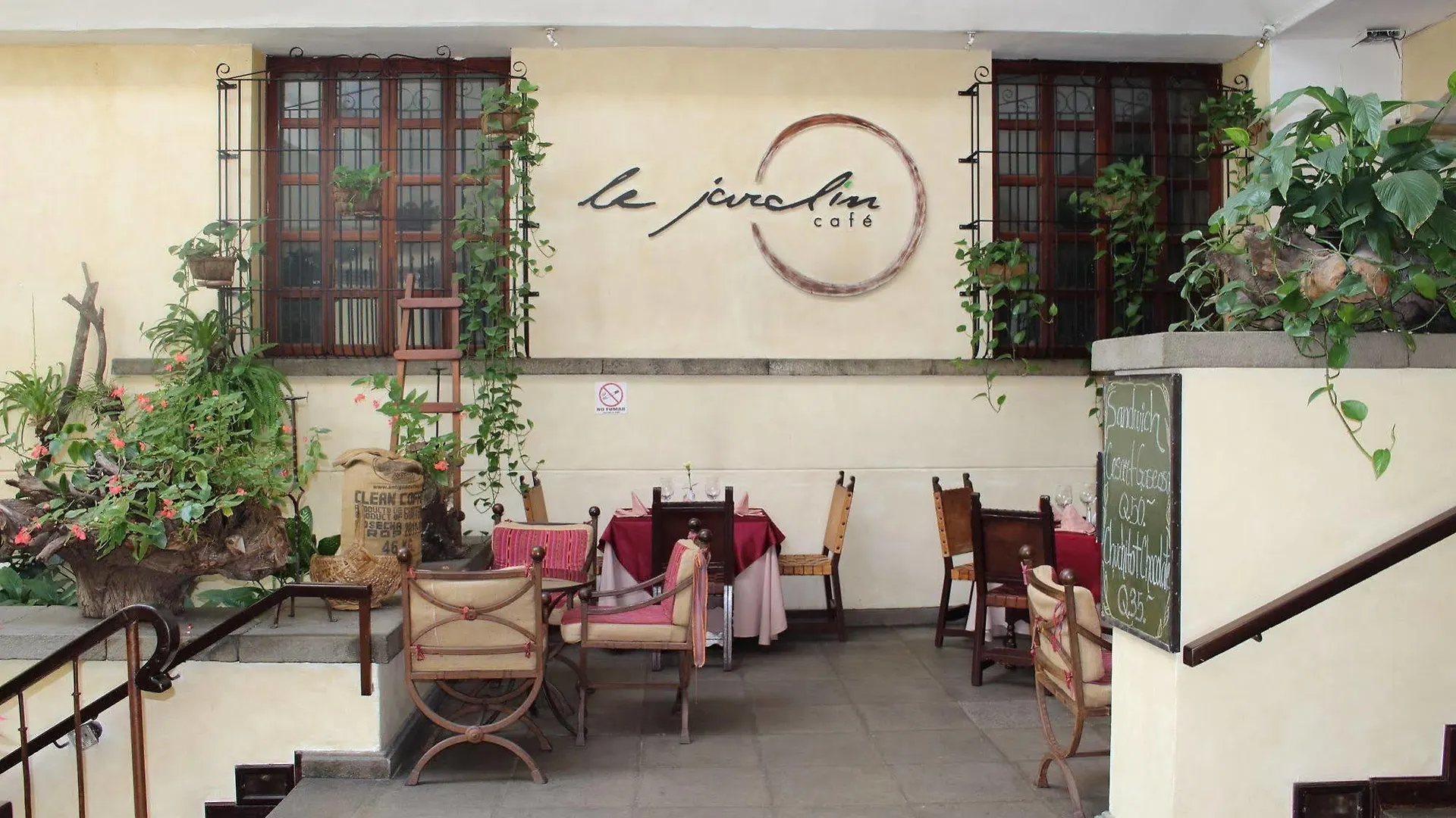 Hotel Soleil La Antigua